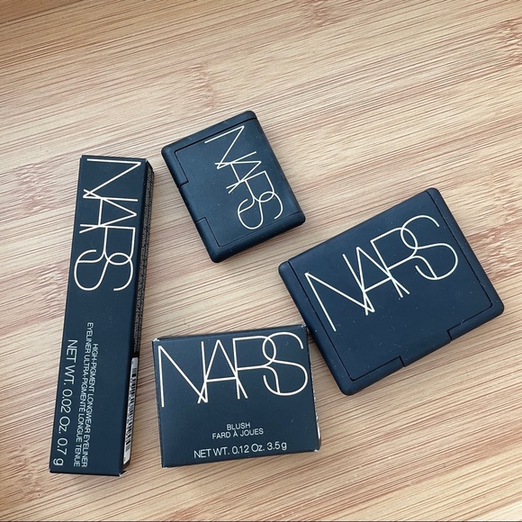 NARS makeup set - Picture 1 of 9